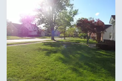 9504 Eureka Parkway, Parma Heights, OH 44130 - Photo 19