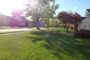9504 Eureka Pkwy, Parma Heights, OH 44130 - Photo 19