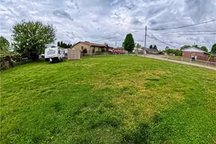 708 Circle Dr, Belpre, OH 45714 - Photo 5