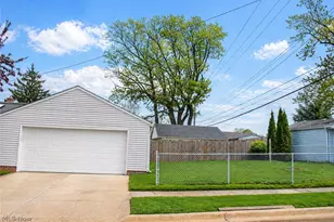 3435 Center Dr, Parma, OH 44134 - Photo 5