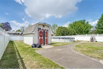 500 Cynthia Drive, Campbell, OH 44405 - Photo 31