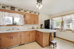 500 Cynthia Dr, Campbell, OH 44405 - Photo 9