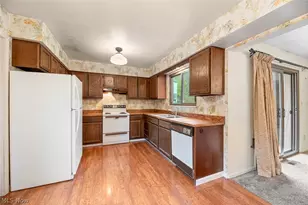 17620 Eastbrook Trail, Chagrin Falls, OH 44023 - Photo 11