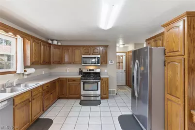 313 Glenview Avenue, Dover, OH 44622 - Photo 17