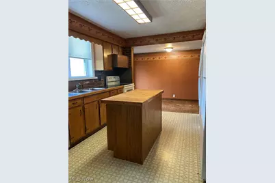 1023 Applegrove Street NW, North Canton, OH 44720 - Photo 9