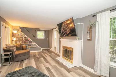 160 Everhard Road SW, North Canton, OH 44709 - Photo 3