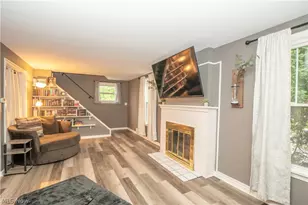 160 Everhard Rd SW, North Canton, OH 44709 - Photo 3