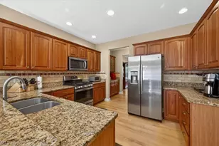 122 Haskell Dr, Bratenahl, OH 44108 - Photo 13