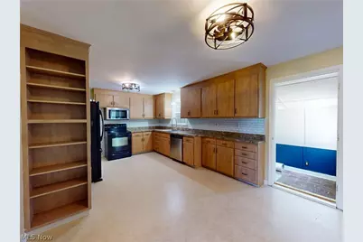 35952 Lakomis Drive, Eastlake, OH 44095 - Photo 7