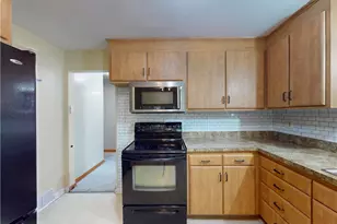 35952 Lakomis Dr, Eastlake, OH 44095 - Photo 19