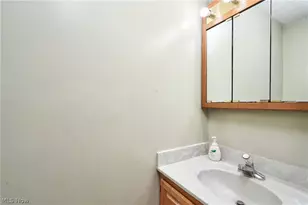 917 Proehl Dr, Barberton, OH 44203 - Photo 11