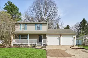 917 Proehl Dr, Barberton, OH 44203 - Photo 1