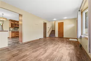 1107 Lynbrook St SE, North Canton, OH 44720 - Photo 7