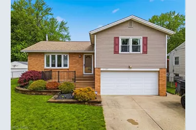 1107 Lynbrook Street SE, North Canton, OH 44720 - Photo 1