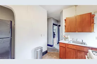 41-43 S Bates Street, Akron, OH 44303 - Photo 9