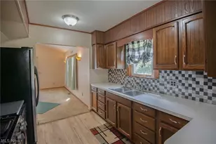 215 N Turner Rd, Austintown, OH 44515 - Photo 7