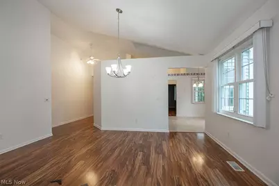 390 Vista Lane, Aurora, OH 44202 - Photo 3