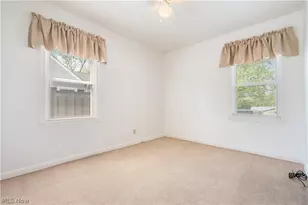 1646 Evergreen Ave, Akron, OH 44301 - Photo 15
