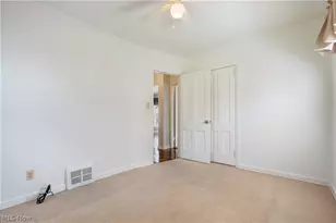 1646 Evergreen Ave, Akron, OH 44301 - Photo 17