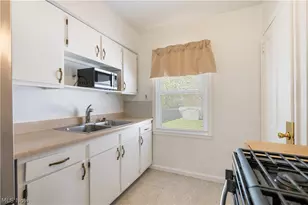 1646 Evergreen Ave, Akron, OH 44301 - Photo 11