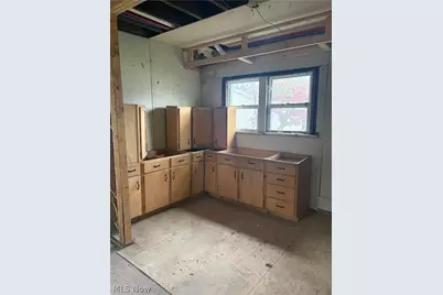 889 Harbor Street, Conneaut, OH 44030 - Photo 5