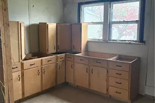 889 Harbor St, Conneaut, OH 44030 - Photo 5