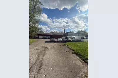 6136 W Liberty Street, Hubbard, OH 44425 - Photo 3