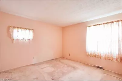 1451 Grand Boulevard, Barberton, OH 44203 - Photo 15