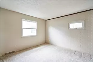 1451 Grand Blvd, Barberton, OH 44203 - Photo 17
