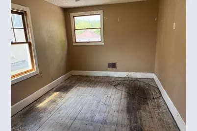 1023 Pearl Street, Martins Ferry, OH 43935 - Photo 7