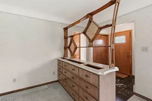 1463 Royalwood Rd, Grandview Heights, OH 44147 - Photo 5