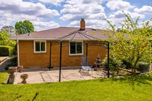 127 Marion Pl, Steubenville, OH 43953 - Photo 9