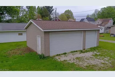146 W 8th Street, Dover, OH 44622 - Photo 5