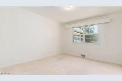3155 E Highland Drive, Zanesville, OH 43701 - Photo 23