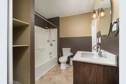 557 Washington Avenue, Barberton, OH 44203 - Photo 11