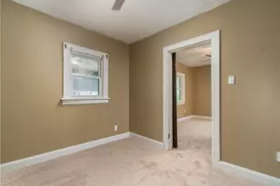 557 Washington Ave, Barberton, OH 44203 - Photo 7