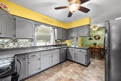 8510 Murray Ridge Road, Elyria, OH 44035 - Photo 15