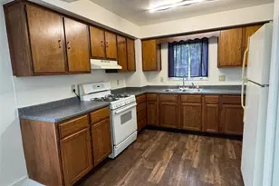 1009 W Wilbeth Rd, Akron, OH 44314 - Photo 9