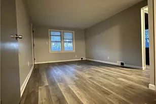 5247 Old Oxford Ln, Youngstown, OH 44512 - Photo 5