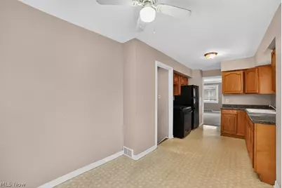 10721 Plymouth Avenue, Garfield Heights, OH 44125 - Photo 5