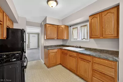 10721 Plymouth Avenue, Garfield Heights, OH 44125 - Photo 7