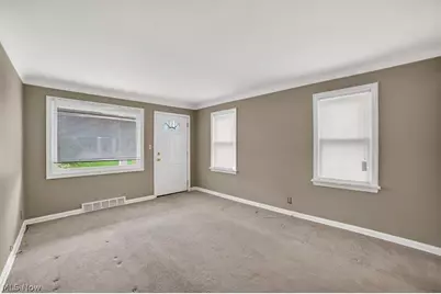 10721 Plymouth Avenue, Garfield Heights, OH 44125 - Photo 3