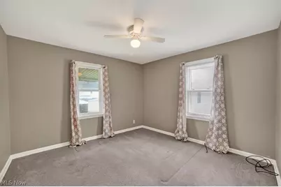 10721 Plymouth Avenue, Garfield Heights, OH 44125 - Photo 15
