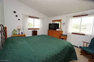 5875 Trumbull Rd, Geneva, OH 44041 - Photo 9