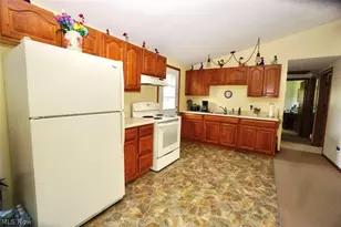 5875 Trumbull Rd, Geneva, OH 44041 - Photo 7