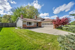 7850 E Linden Ln, Parma, OH 44130 - Photo 3