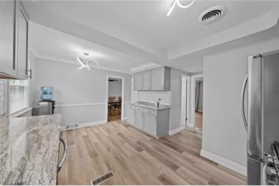 3873 Washington Boulevard, University Heights, OH 44118 - Photo 13