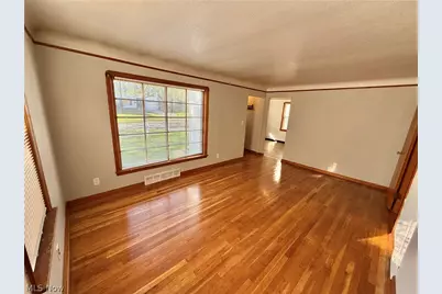 19520 Maple Heights Boulevard, Maple Heights, OH 44137 - Photo 5