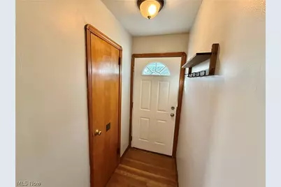 19520 Maple Heights Boulevard, Maple Heights, OH 44137 - Photo 3