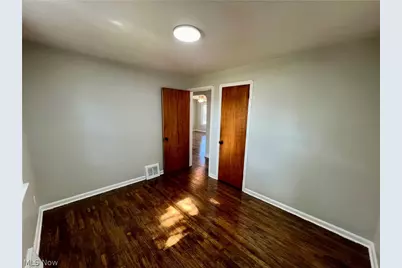 18108 McCracken Road, Maple Heights, OH 44137 - Photo 21